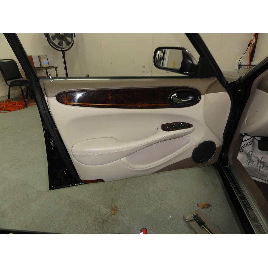 2003 Jaguar Van Den Plas Front door speaker location