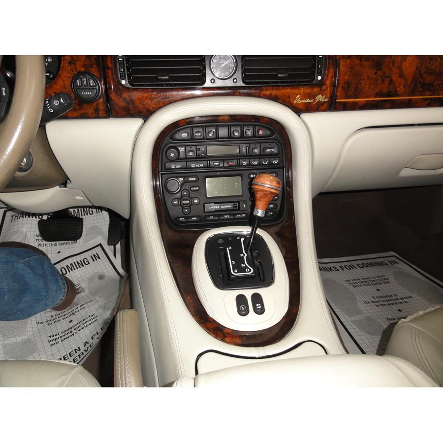 2003 Jaguar Van Den Plas Factory Radio