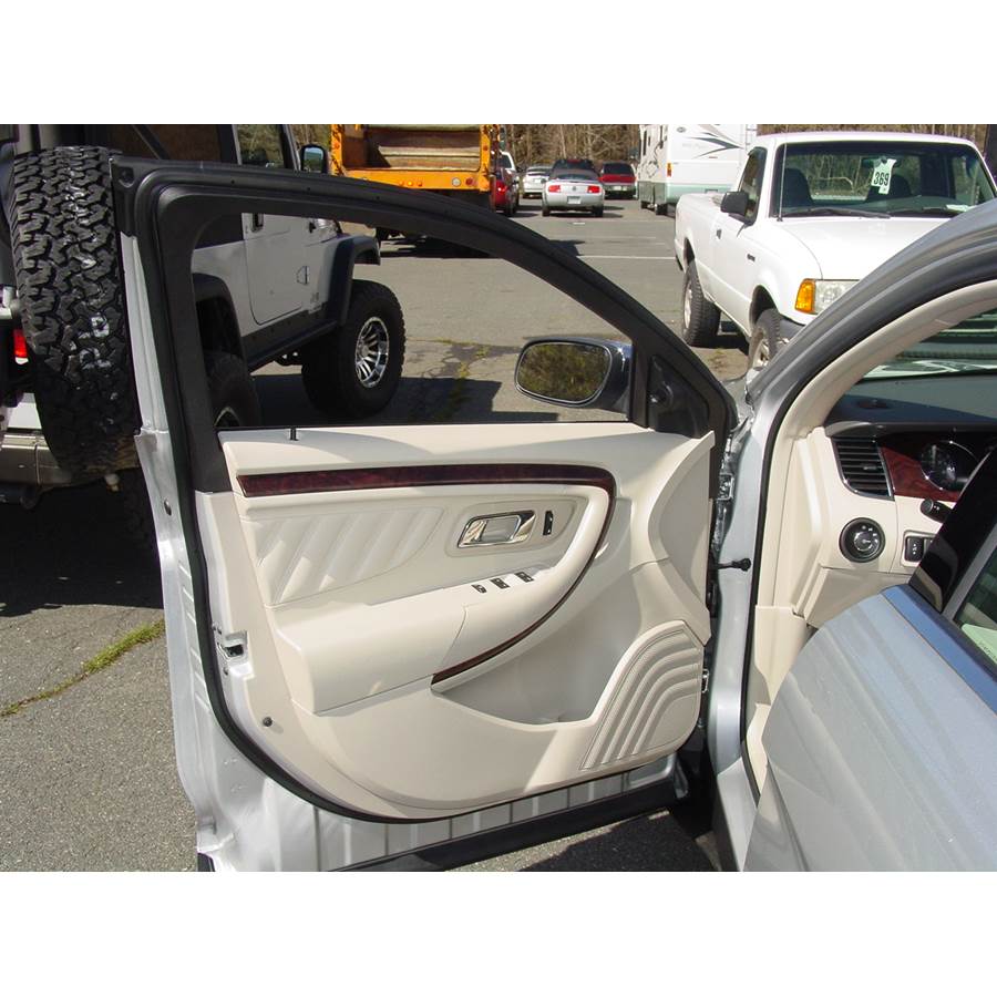 2016 Ford Taurus Front door speaker location