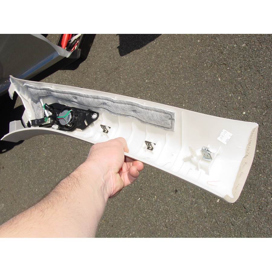 2016 Ford Taurus Front pillar speaker