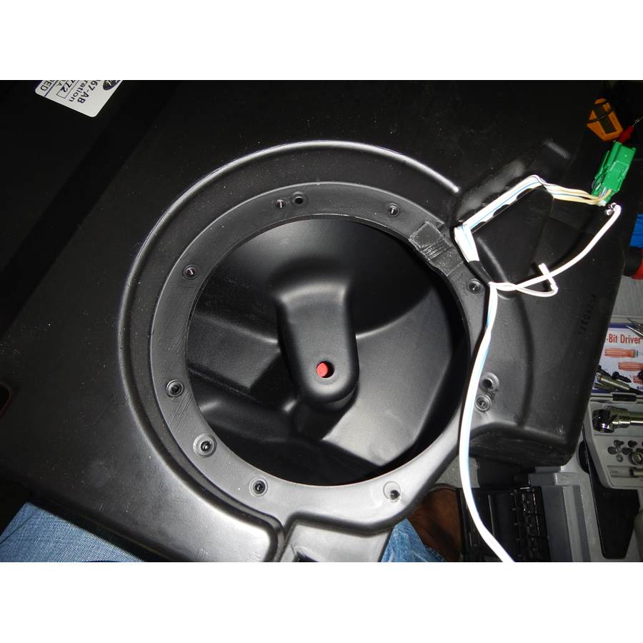 2011 Ford Explorer Far-rear side speaker removed
