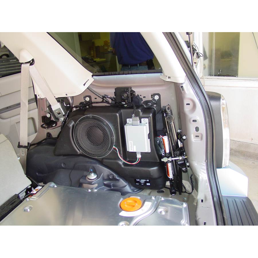 2010 Ford Escape Far-rear side speaker