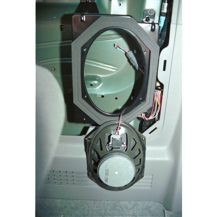 1998 Ford Econoline Mid-rear speaker removed