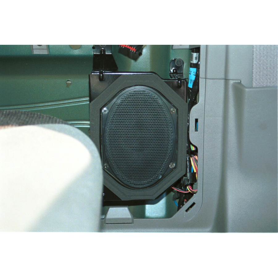 2006 Ford Econoline Mid-rear speaker