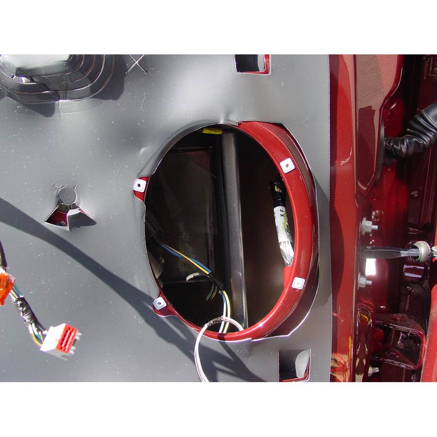 2015 Ford F-250 Super Duty Front door woofer removed