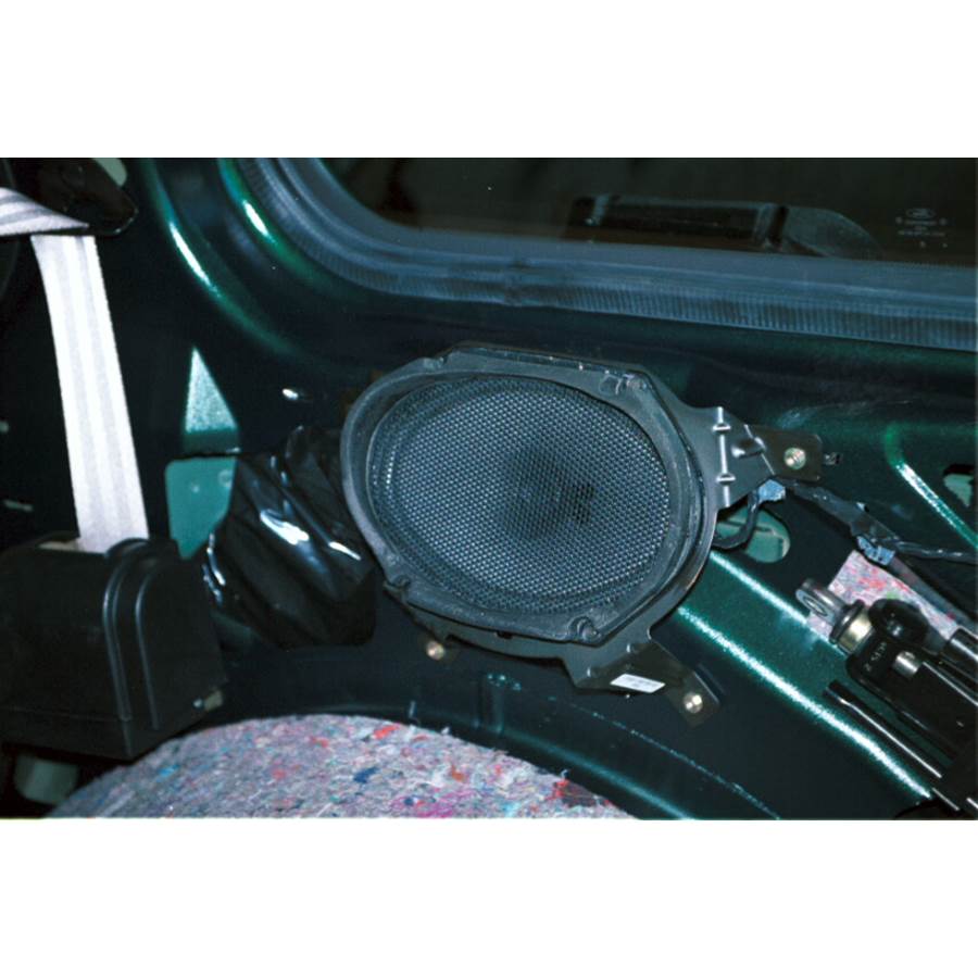 1996 Ford Windstar Mid-rear speaker