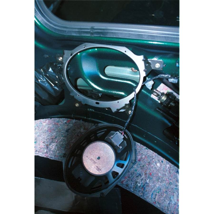 1997 Ford Windstar Mid-rear speaker removed