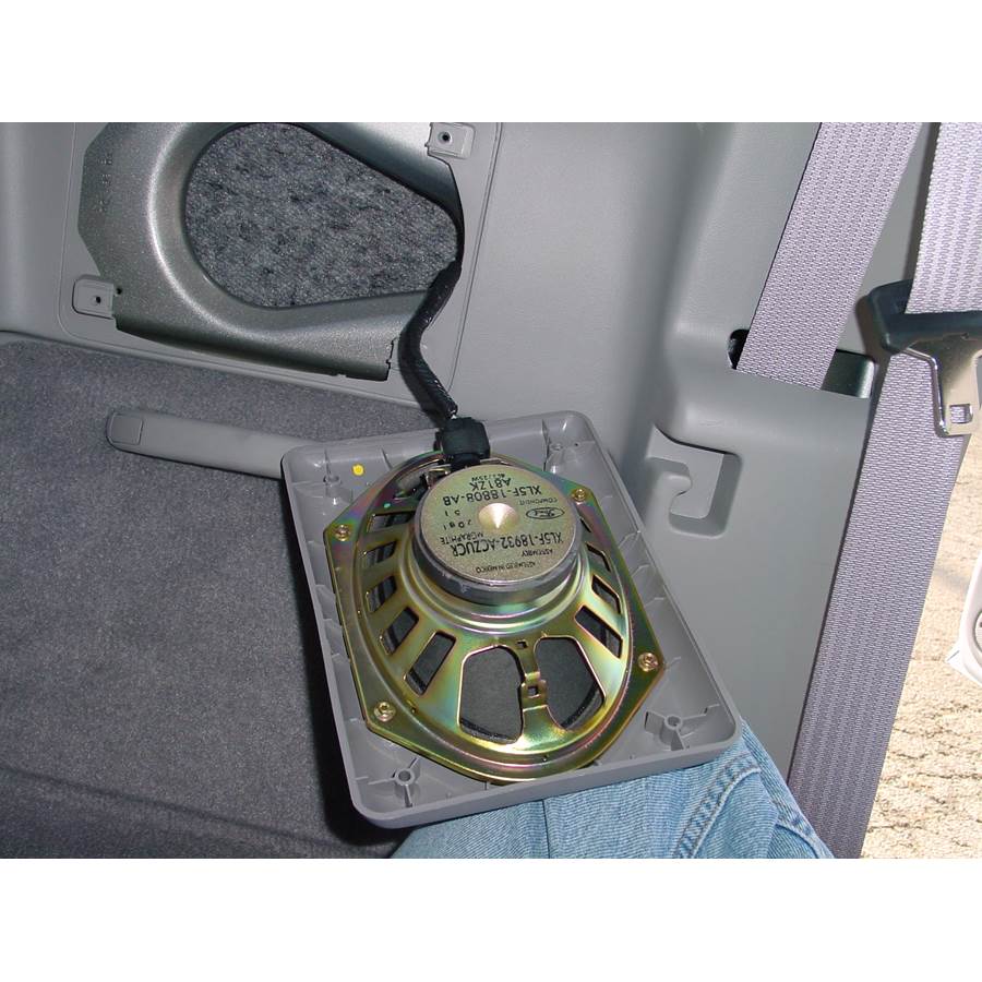 2006 Ford Ranger Rear cab speaker