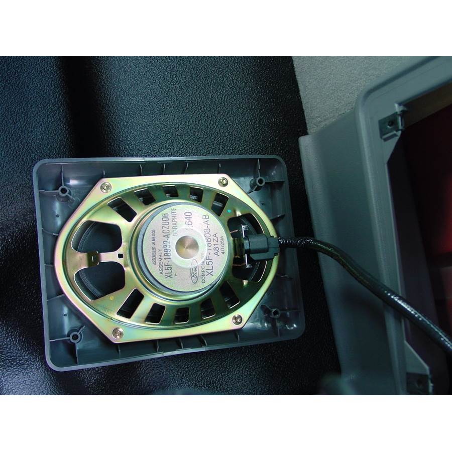 1998 Ford Ranger Rear cab speaker