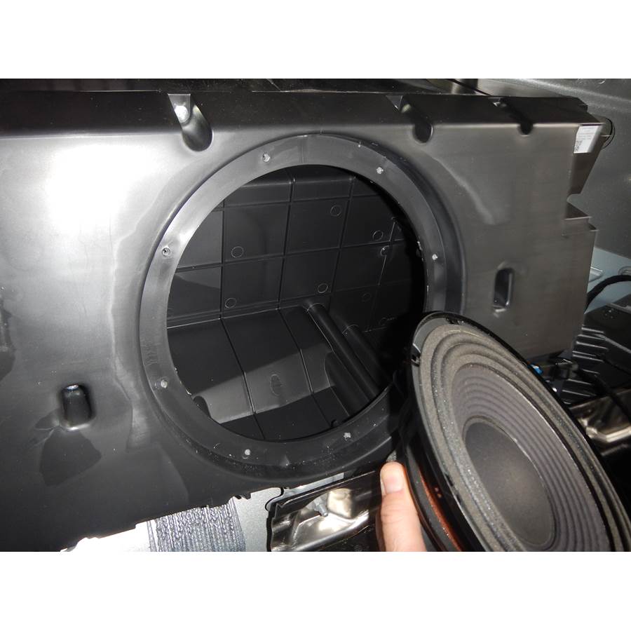 2015 Chevrolet Captiva Sport Far-rear side speaker removed