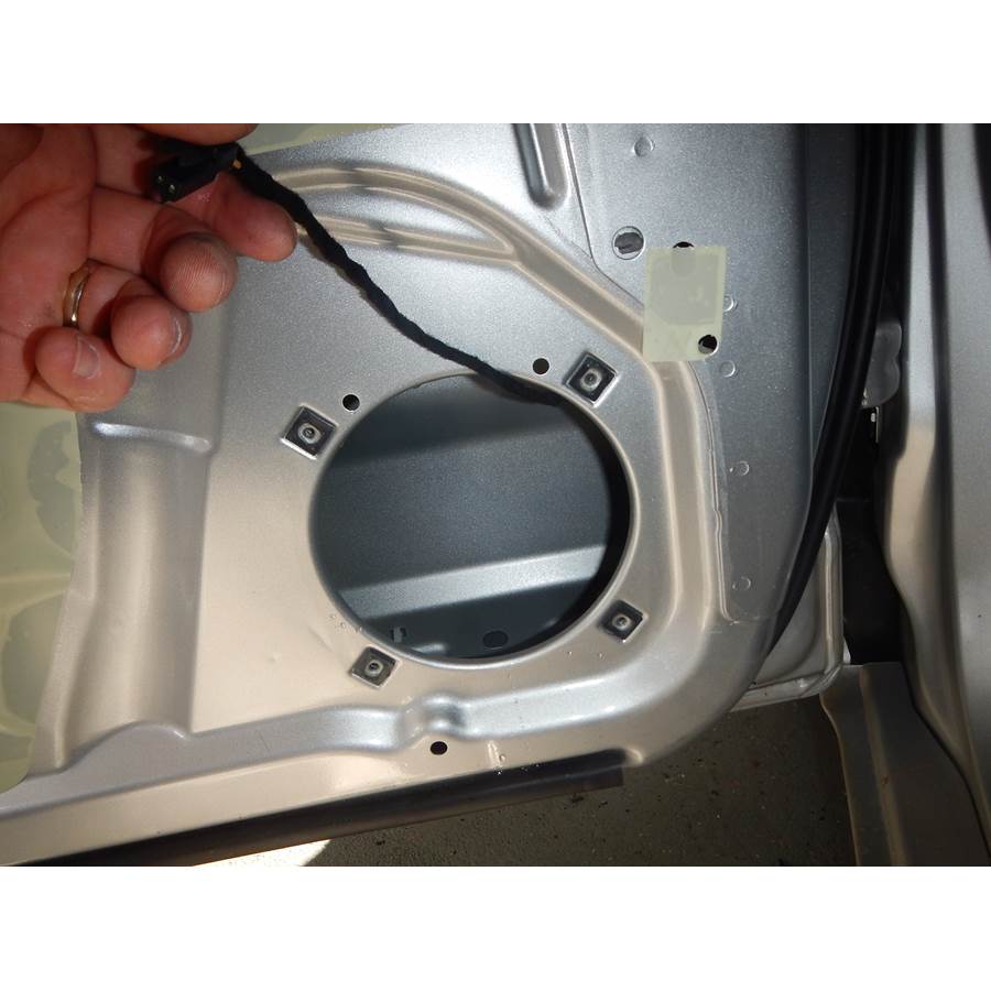 2015 Chevrolet Captiva Sport Front door woofer removed