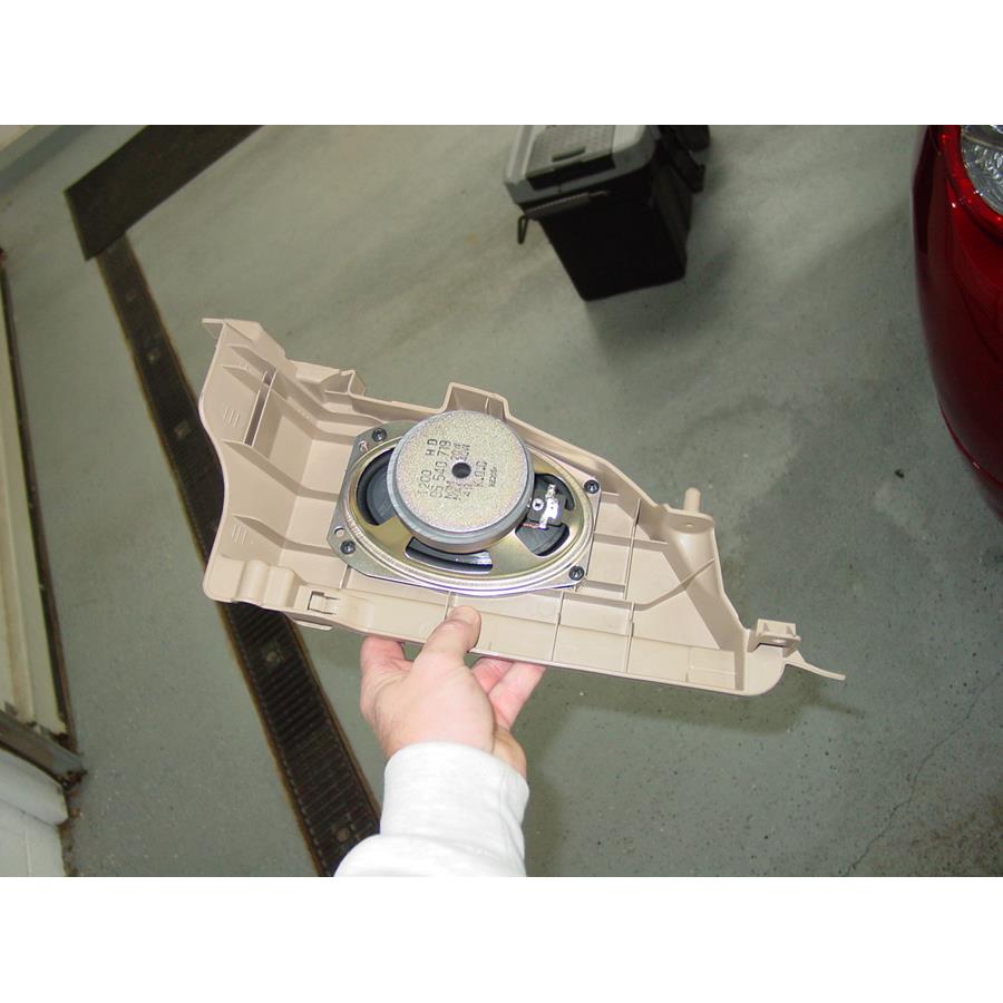 2011 Chevrolet Aveo5 Side panel speaker