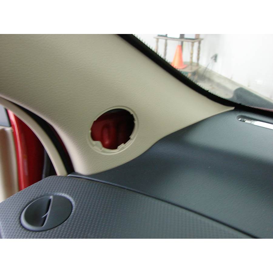 2010 Chevrolet Aveo Front pillar speaker removed