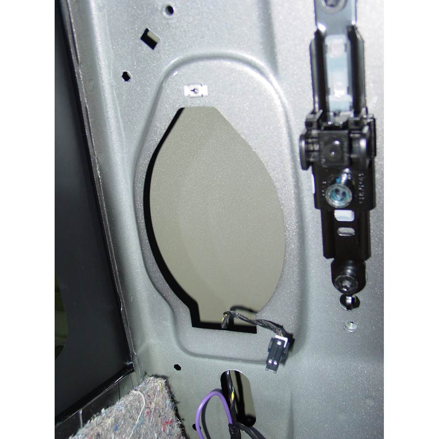 2007 Chevrolet Silverado 2500/3500 Rear cab speaker removed