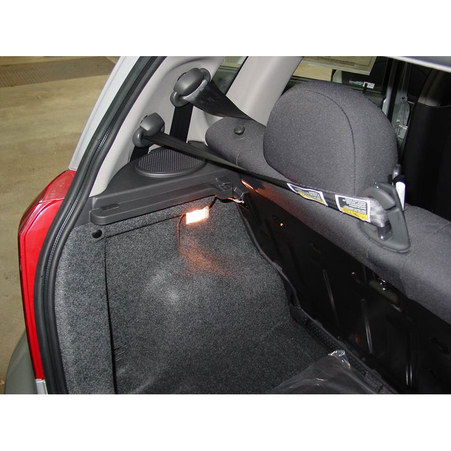 2005 Chevrolet Aveo Side panel speaker location
