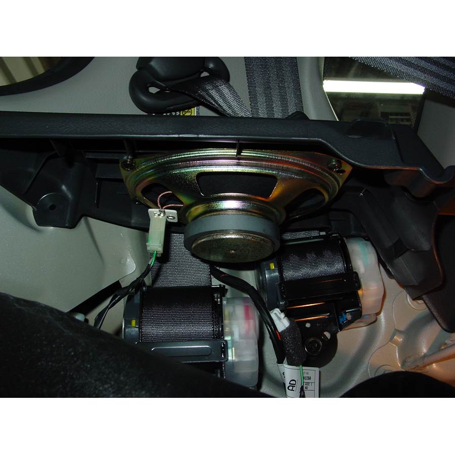 2004 Chevrolet Aveo Side panel speaker