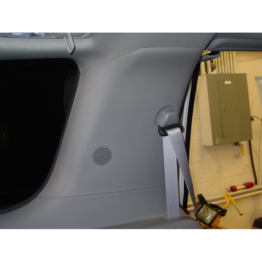 2008 Chevrolet Uplander Mid-rear speaker location