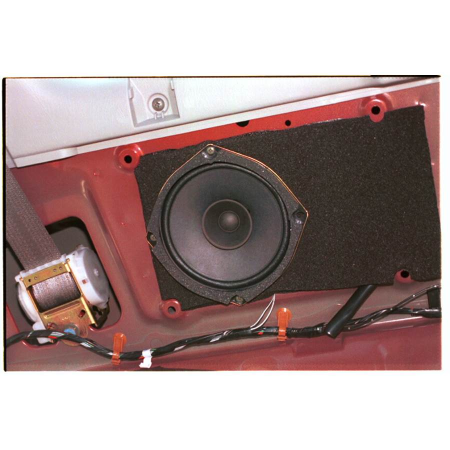 1999 Chevrolet Tracker Far-rear side speaker