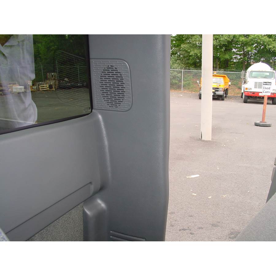 2003 Chevrolet Silverado 2500/3500 Rear pillar speaker location