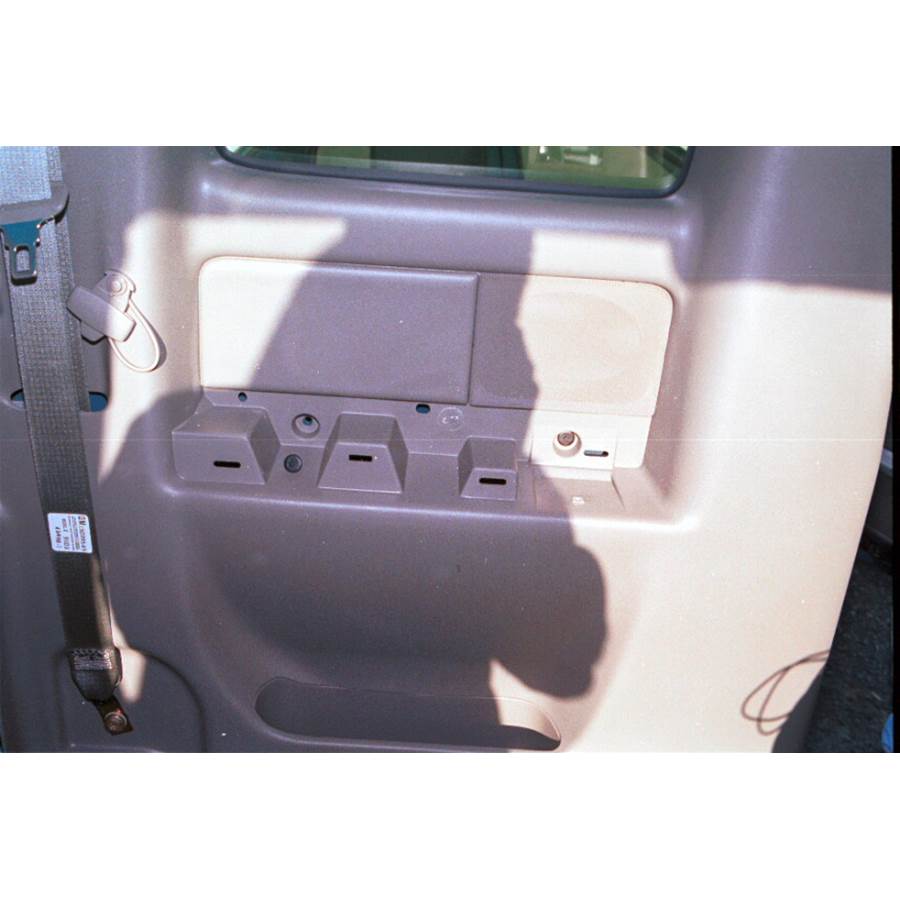 1999 Chevrolet Silverado Rear pillar speaker location