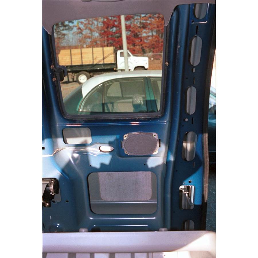 2002 Chevrolet Silverado 2500/3500 Rear pillar speaker