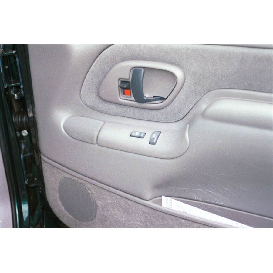 1996 Chevrolet Suburban Front door tweeter location