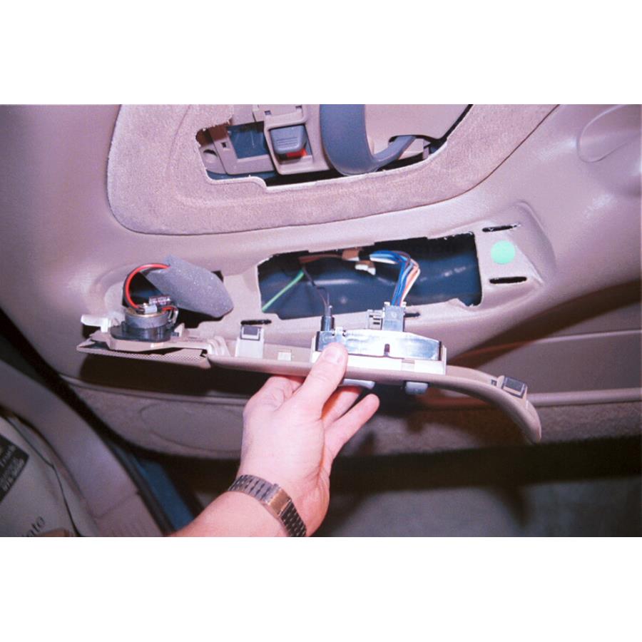 1999 Chevrolet Suburban Front door tweeter