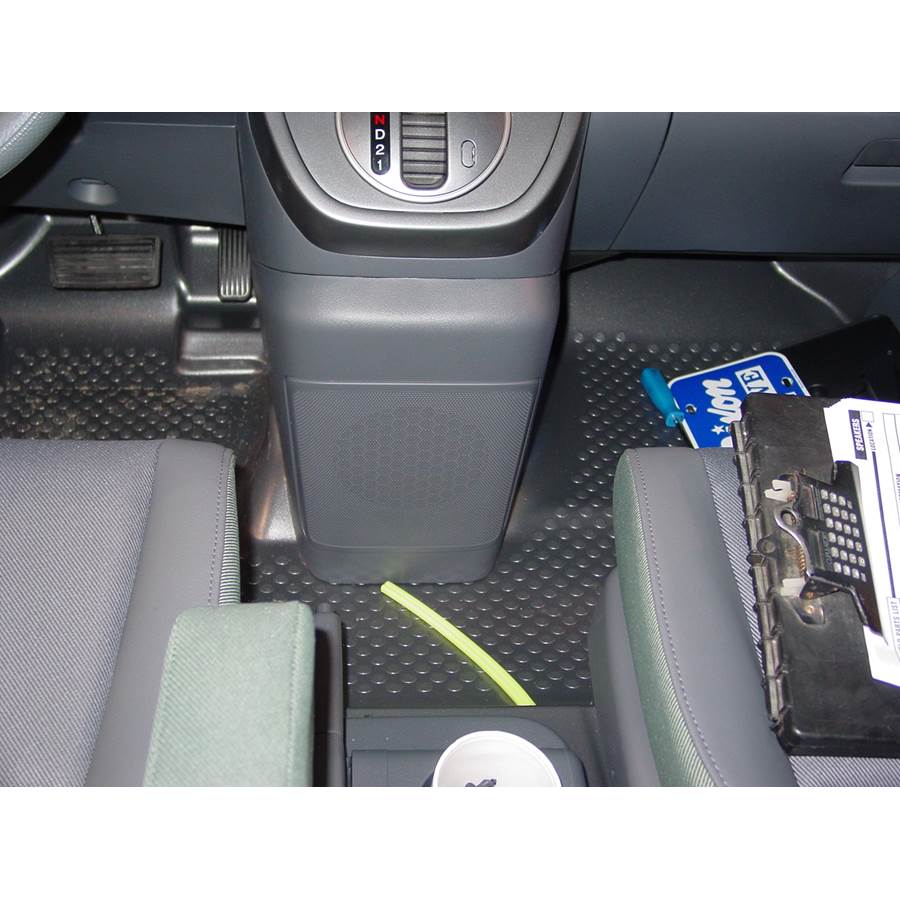 2010 Honda Element SC Dash floor speaker location