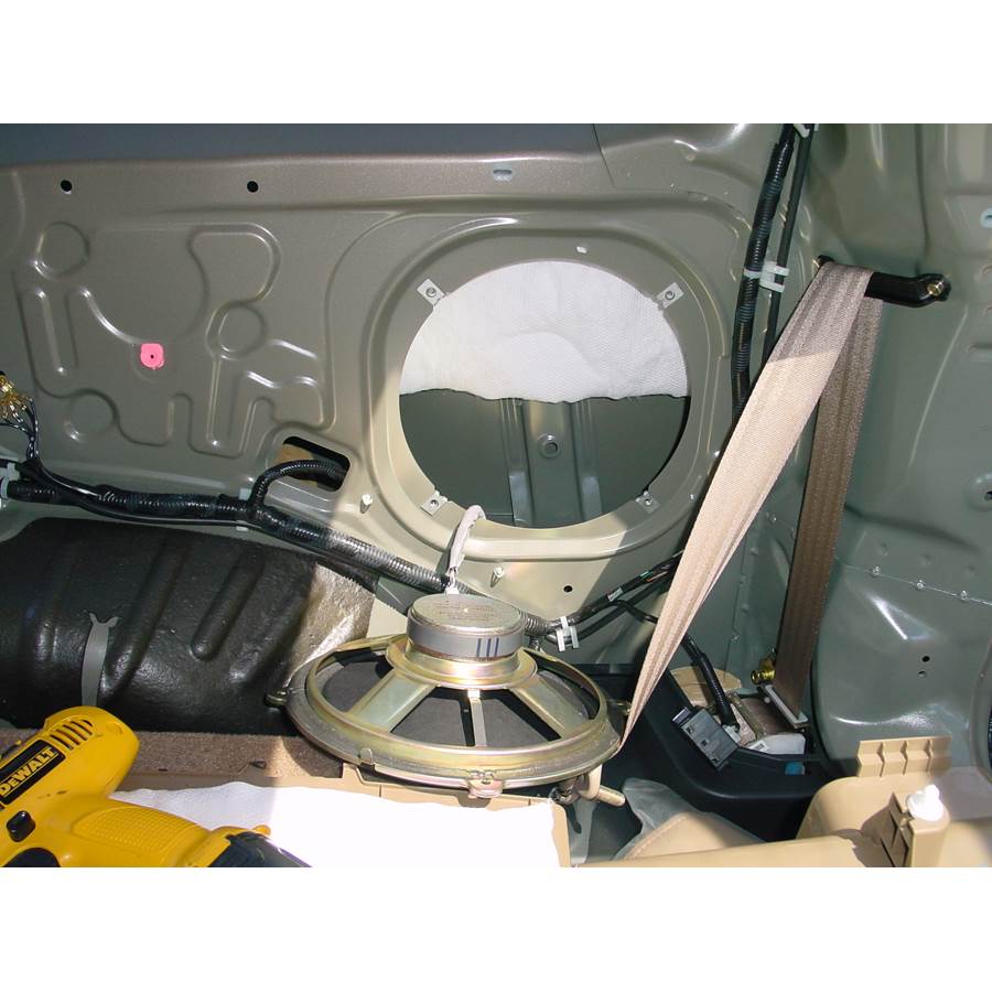 2008 Honda Pilot Far-rear side speaker removed