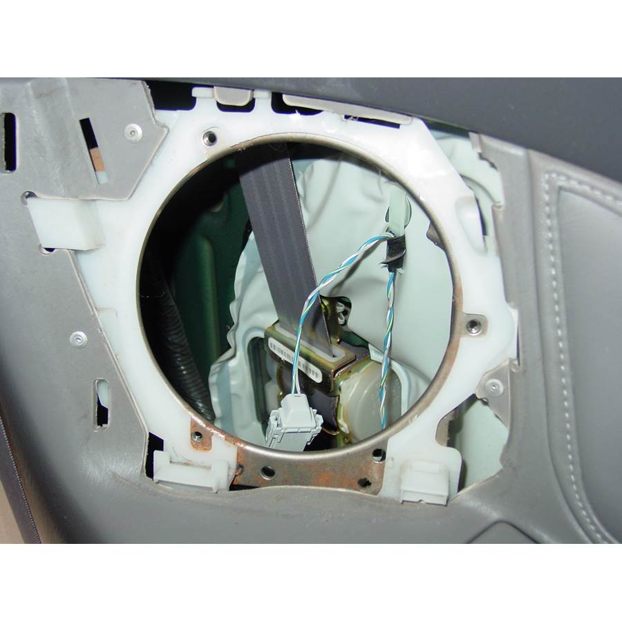 2003 Honda Odyssey Mid-rear speaker removed