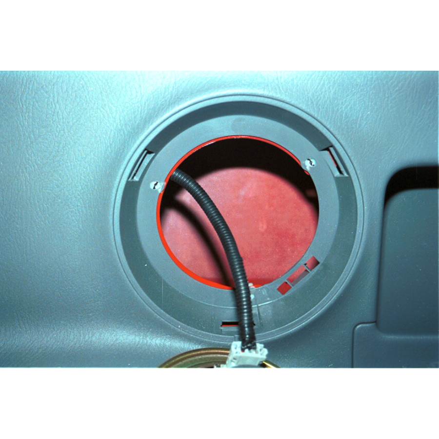 1999 Honda CRV Far-rear side speaker removed