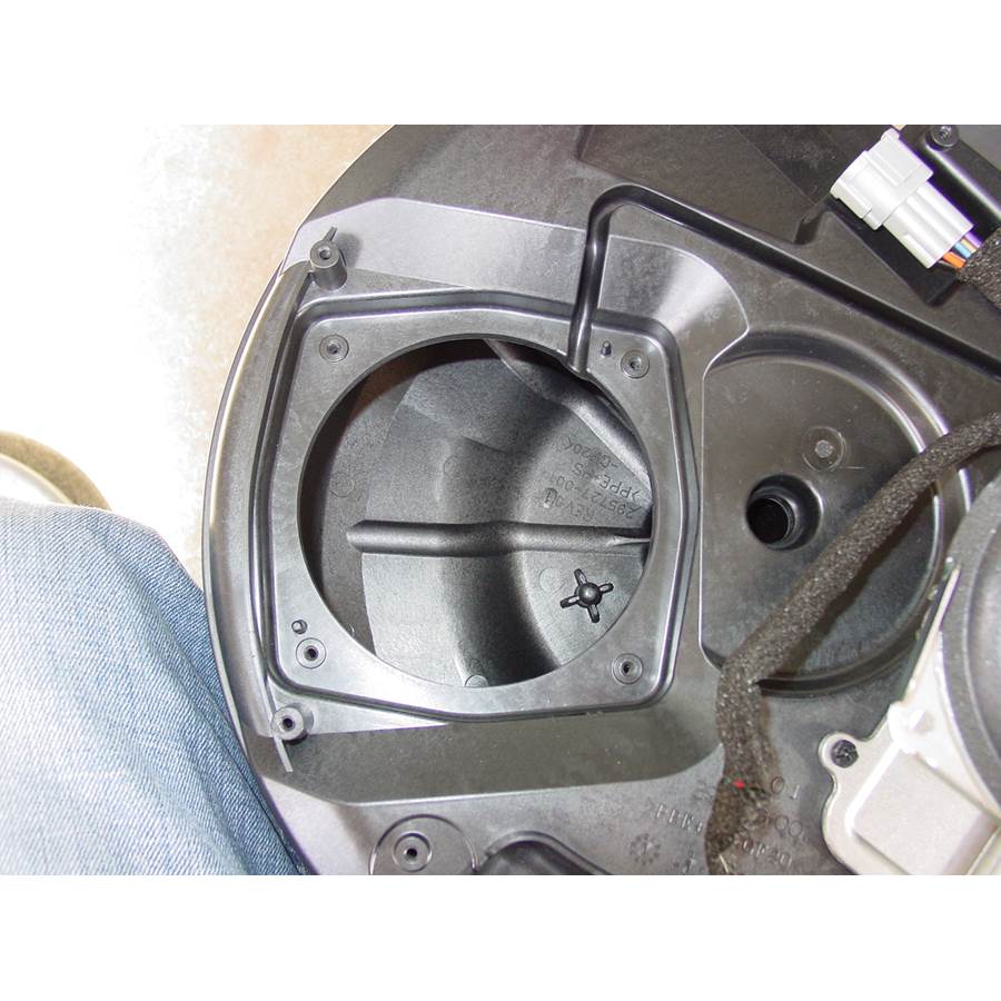 2009 Nissan Rogue Under cargo floor speaker removed