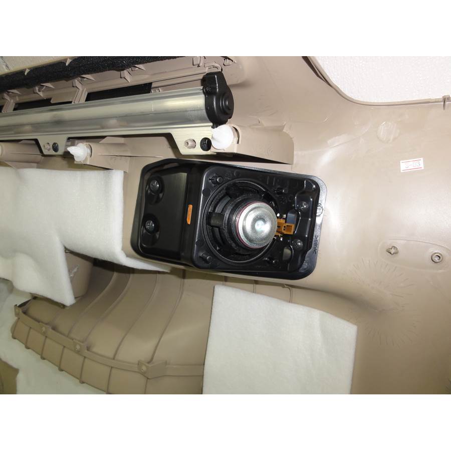 2015 Nissan Quest Far-rear side speaker