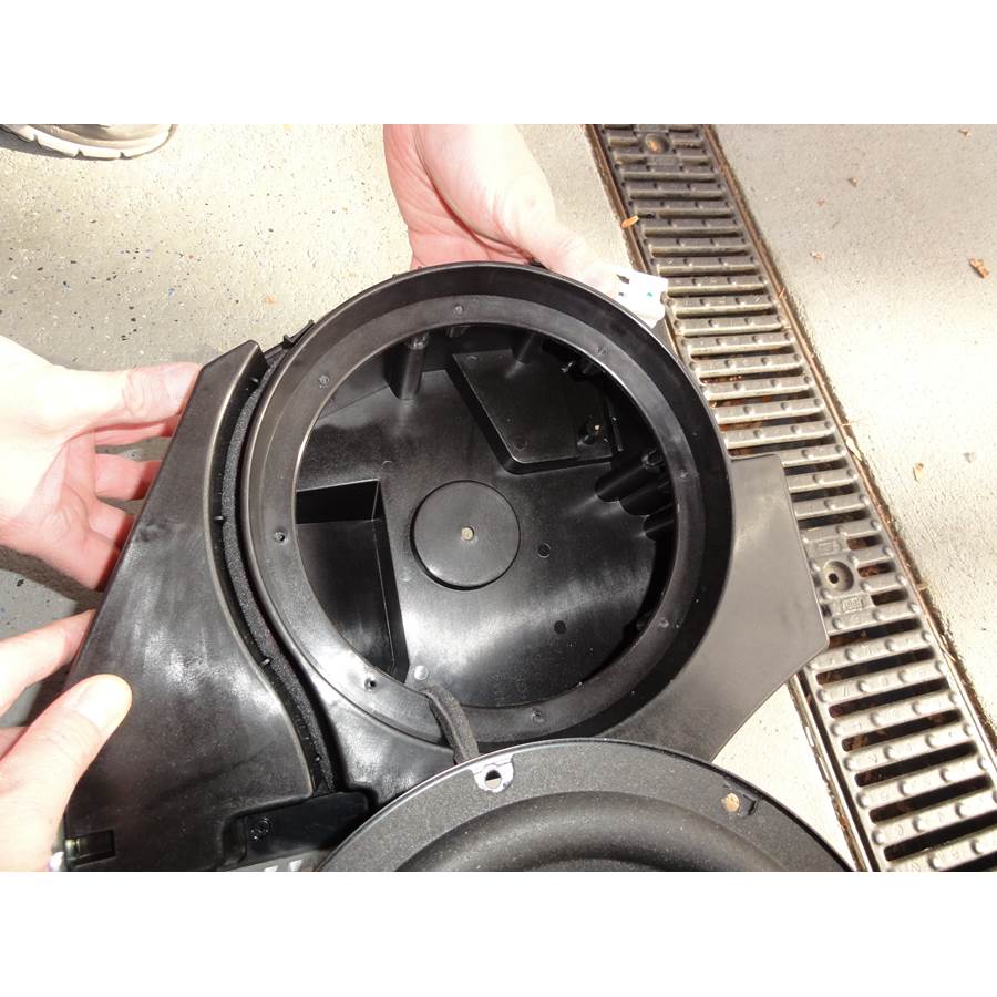 2011 Nissan Juke Far-rear side speaker removed