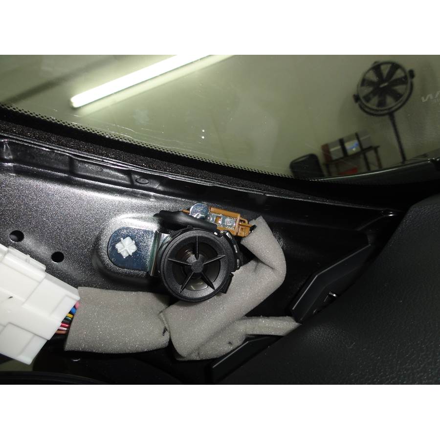 2011 Nissan Juke Front pillar speaker