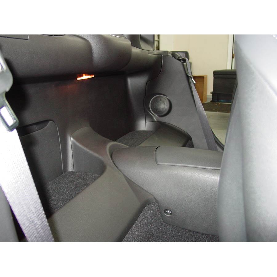 2019 Nissan 370Z Rear cab speaker location