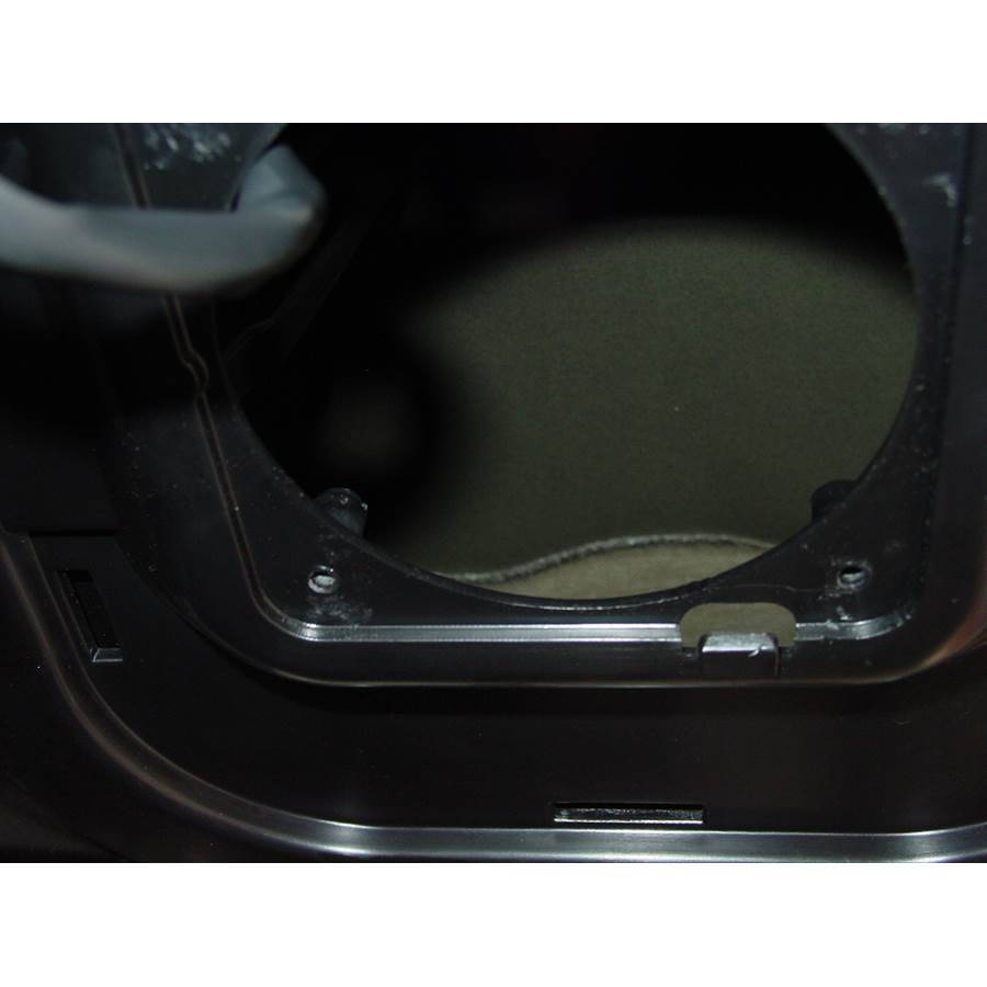 2010 Nissan Armada Tail door speaker removed