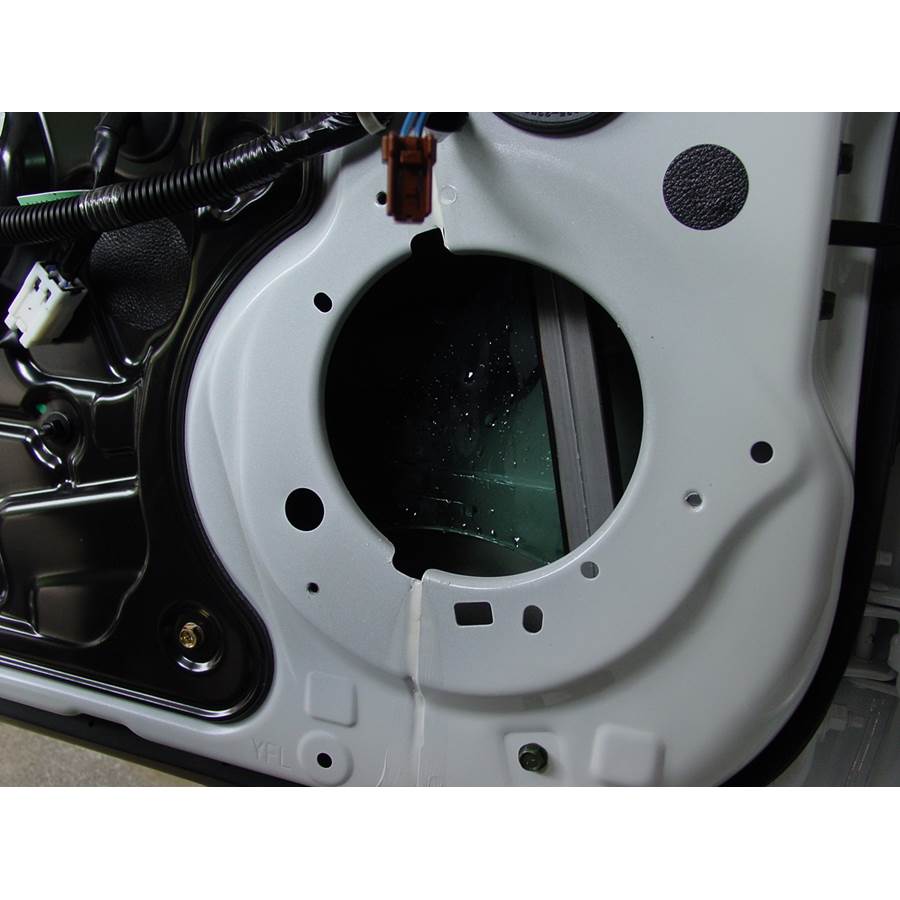 2007 Nissan Maxima Front door woofer removed
