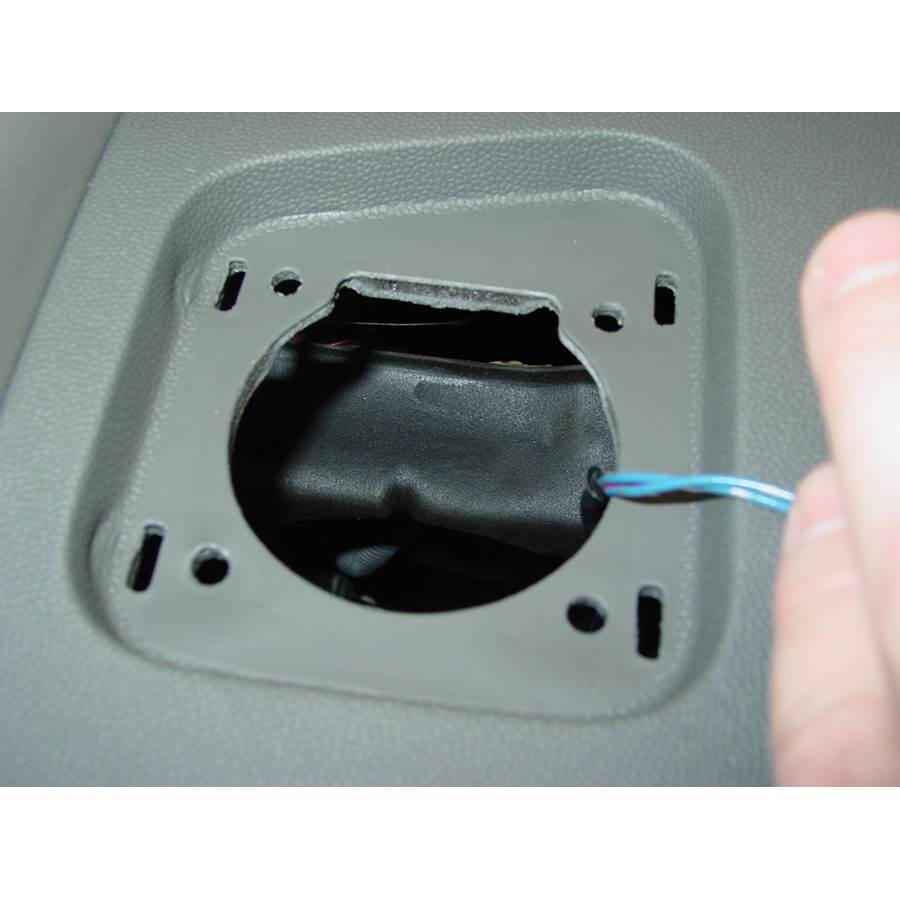 2006 Nissan Armada Dash speaker removed