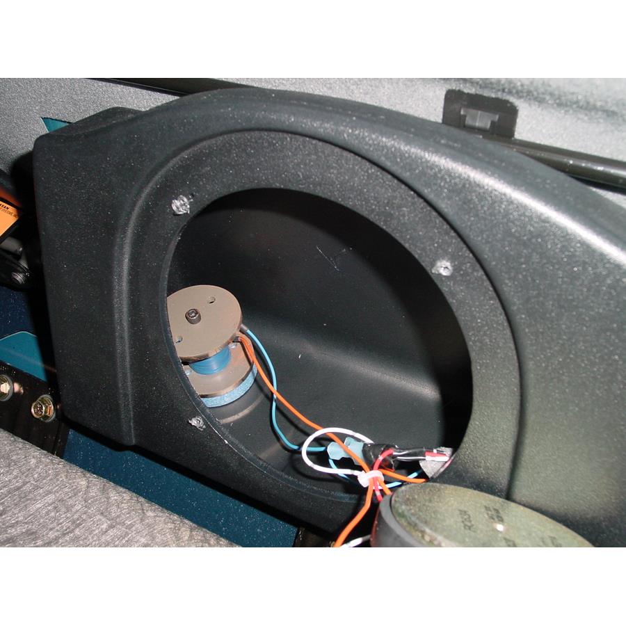 2002 Nissan Frontier Rear cab speaker removed