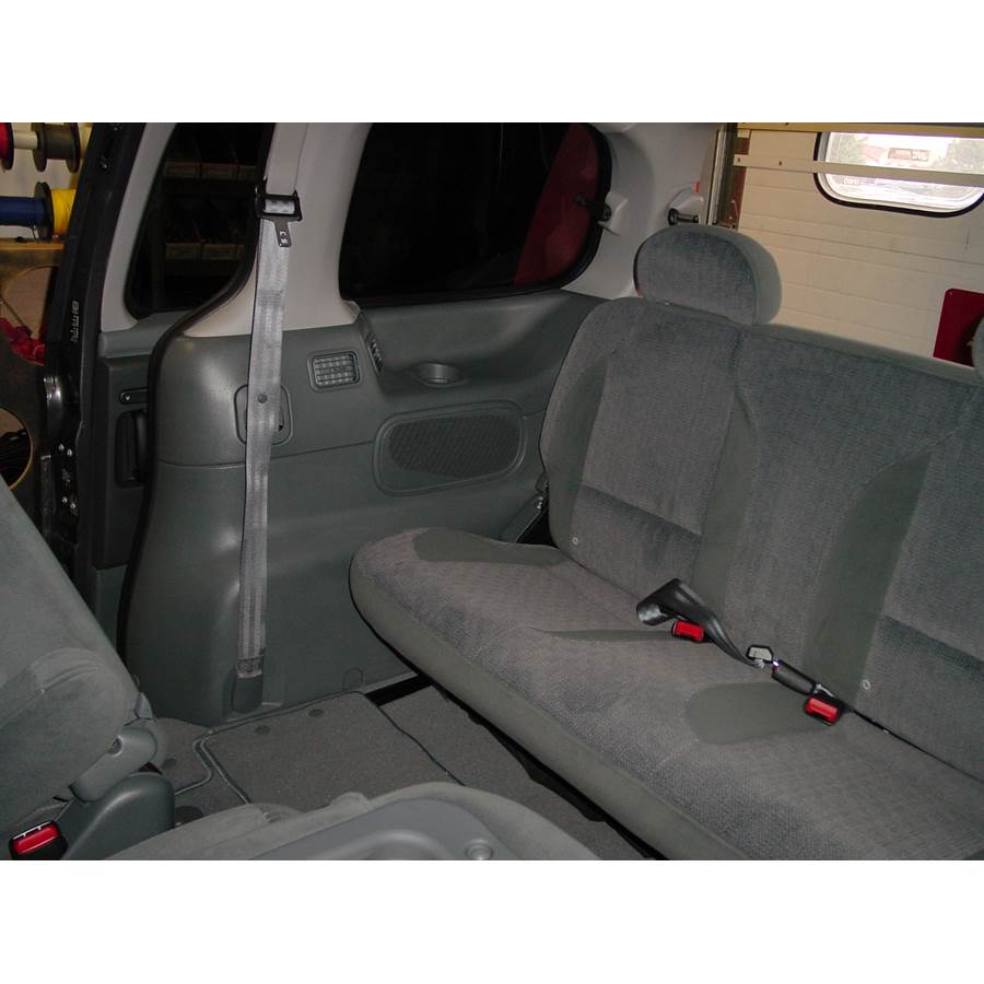 1999 Nissan Quest Mid-rear speaker location