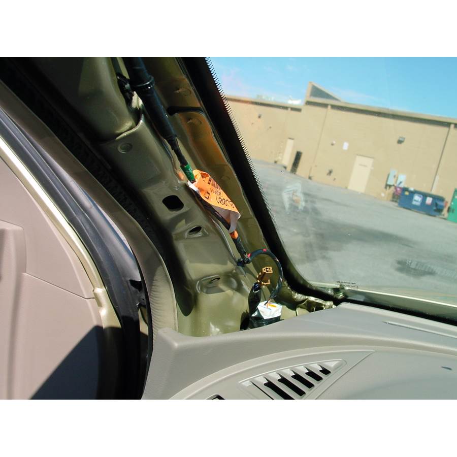 2002 Nissan Altima Front pillar speaker removed