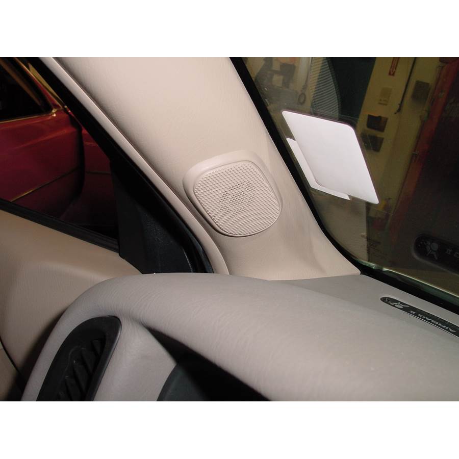 2001 Nissan Pathfinder Front pillar speaker location