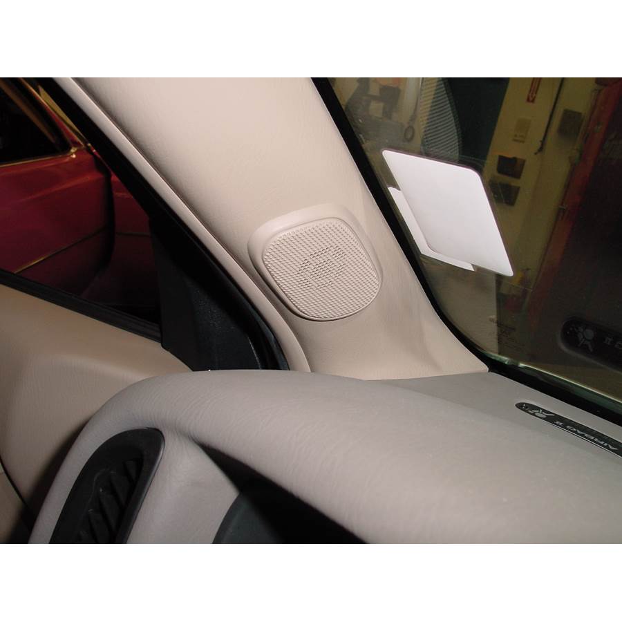 2002 Nissan Pathfinder Front pillar speaker location