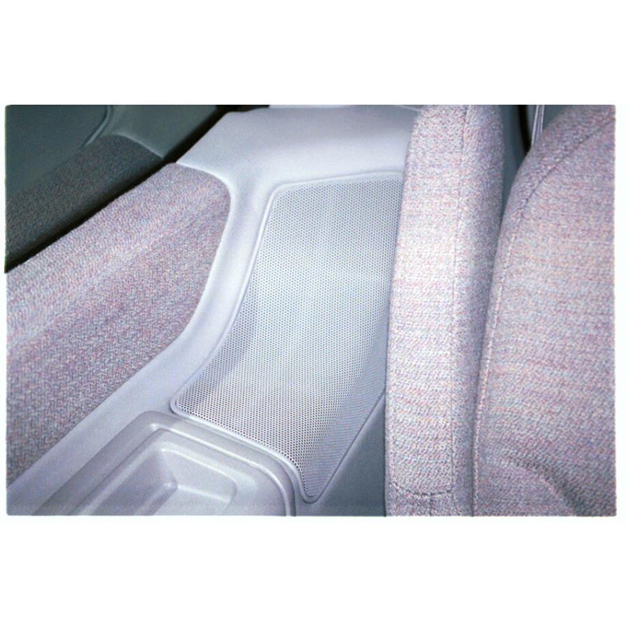 1998 Nissan Quest Mid-rear speaker location