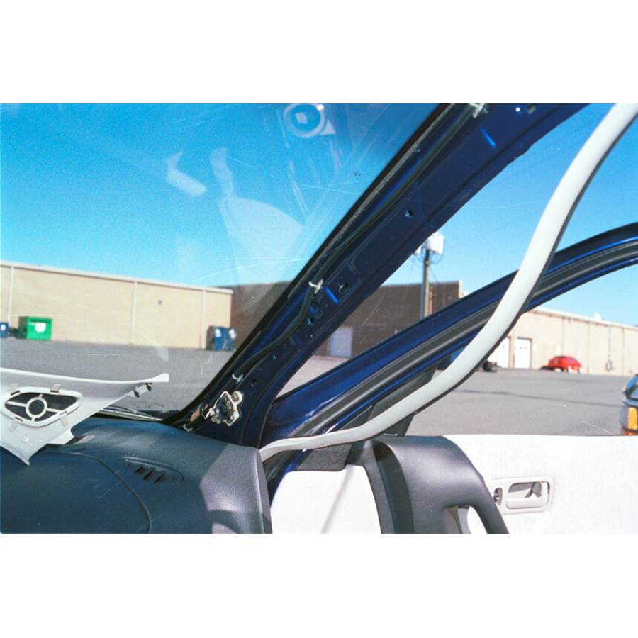 1997 Nissan Altima Front pillar speaker