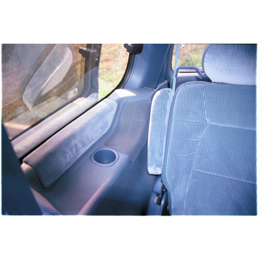 1994 Nissan Quest Mid-rear speaker location