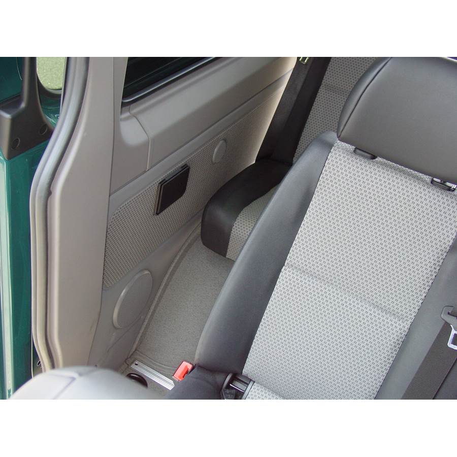 2007 Dodge Sprinter Passenger Far-rear side speaker location