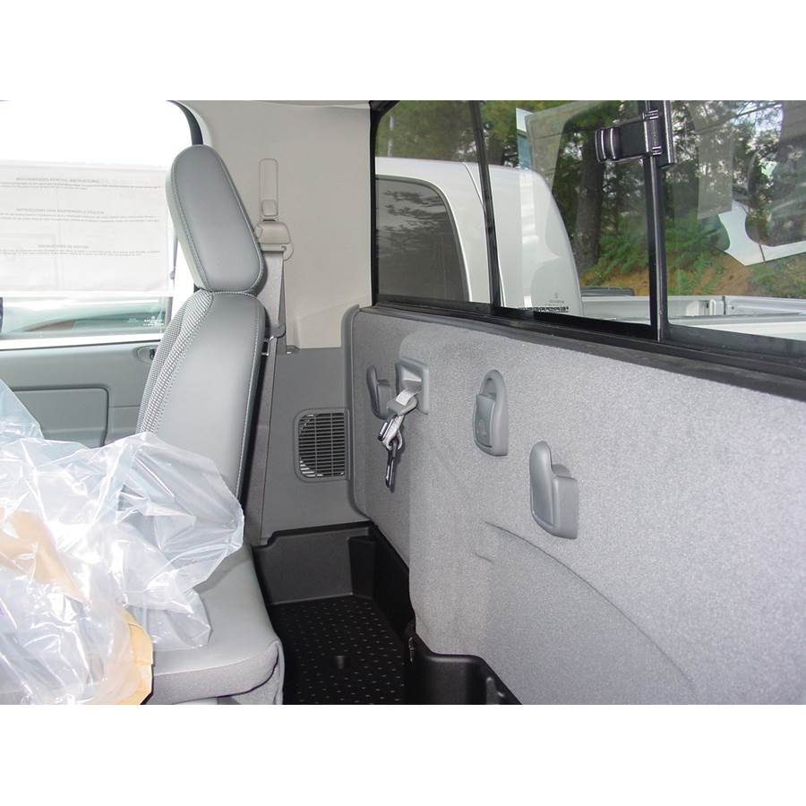 2007 Dodge Ram 1500 Rear cab speaker location