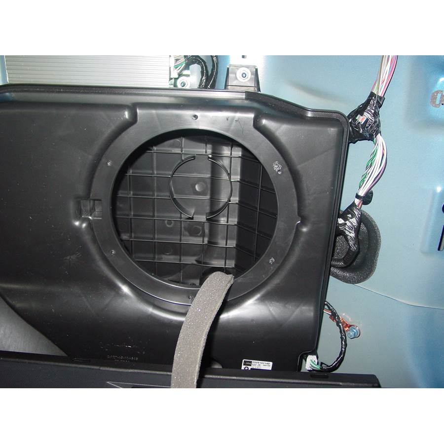 2009 Dodge Nitro Far-rear side speaker removed